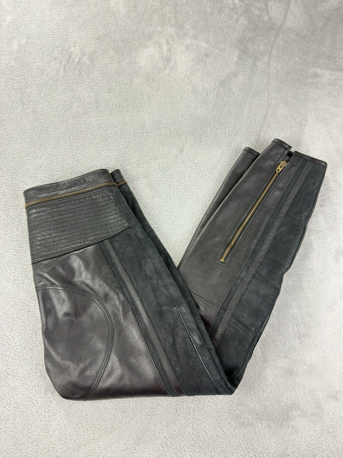 Chloe — Chloe Women's Size 36 EU 100% Calfskin Leather Rare Designer Ankle Zip Pants