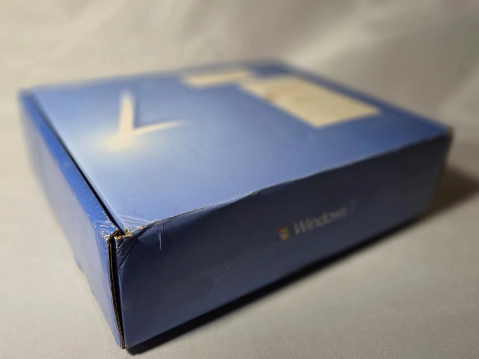 Microsoft Windows 7 House Party Kit, With Promotional Items And Software. - Image 4 of 4