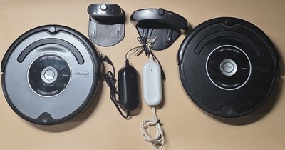 iRobot Roomba 571 & 560 Bundle~2 Robots~2 Lighthouses~2 Docks~Parts/Repair~Err5