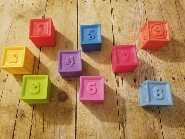 infantino squeeze and stack block set