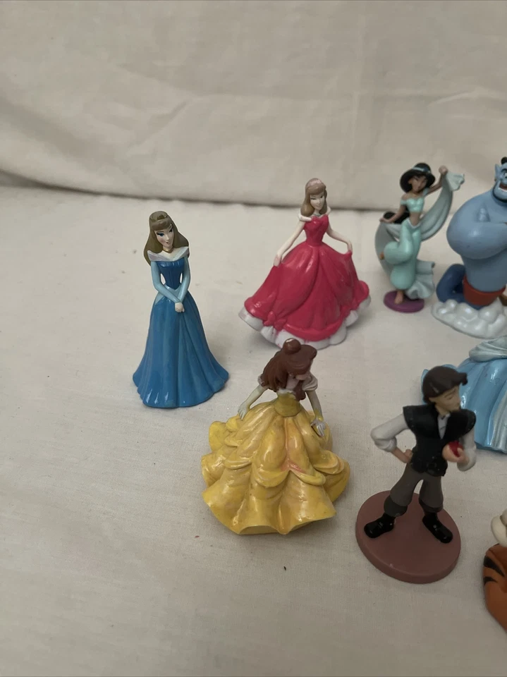 Lote de 13 mini figuras de princesas Disney y más adornos para pasteles juguetes Foto 2 de 4