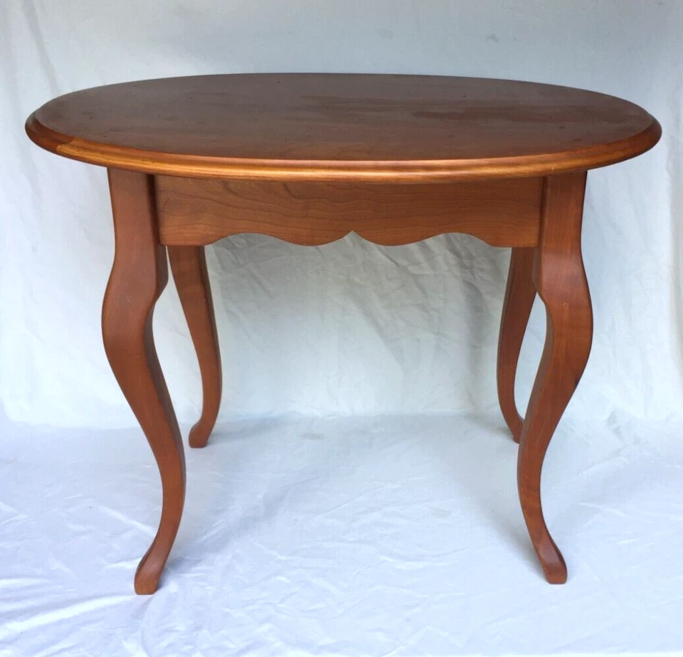 Mesa de centro ovalada de madera maciza vintage Johnny Appleseed Farm - ¡Extremadamente rara! Foto 3 de 4