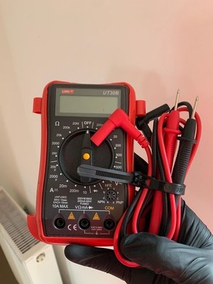 UNI-T UT30B Digital Multimeter Handflächengröße 0,2-500V mit LCD-Display und Sonden