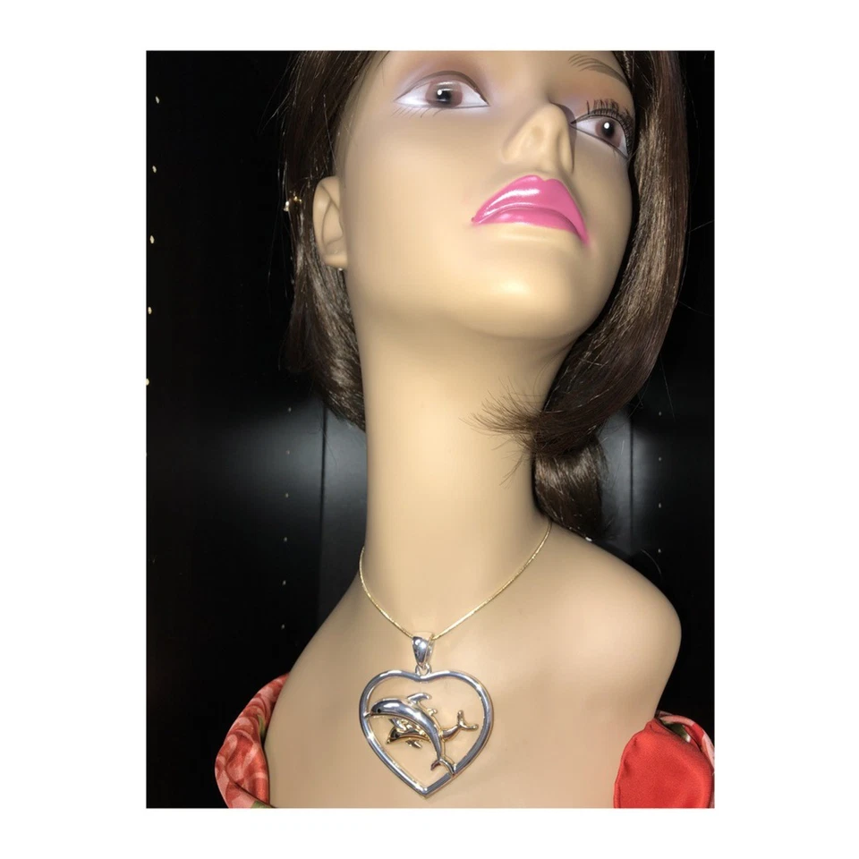 Collar Colgante Grande Dos Tonos Cristal Ojos Negros Amantes Delfines Corazón 2.5 pulgadas Foto 4 de 4