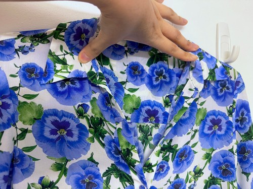 Alice + Olivia Eloise Perfect Pansy Silk Blouse Top Blue Floral Print S - Picture 7 of 19