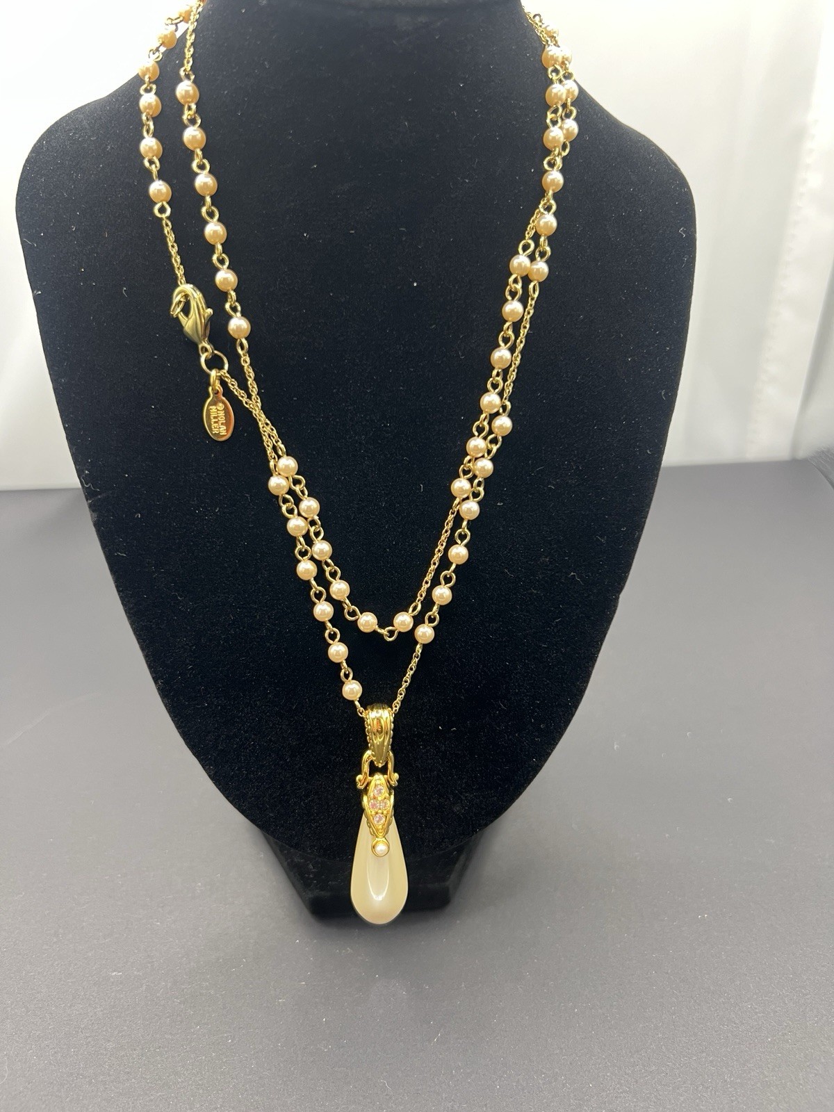 Vintage Gold Tone Nolan Miller Glamour Collection Vienna Pearl Pendant Necklace