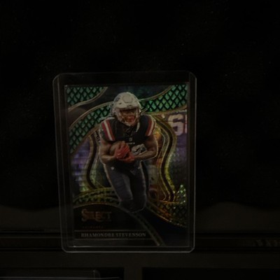 2023 Panini Select Club Level Rhamondre Stevenson #223 Dragon Scale Prizm 63/70