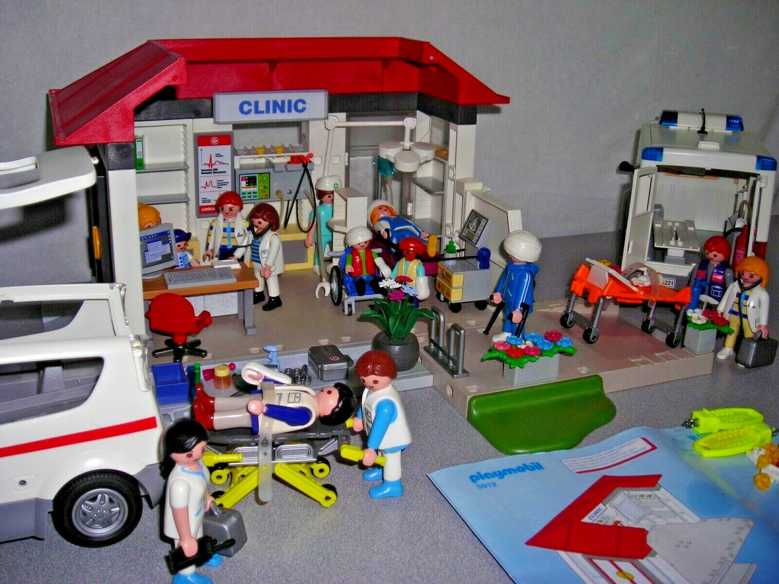 Playmobil figurines accessoires Clinic ambulances Hopital Playmobil figurines accessoires Clinic ambulances Hopital
