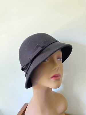 Vintage Black 100% Wool Felted Cloche Hat w/ Tied Bow EXCELLENT Condition 