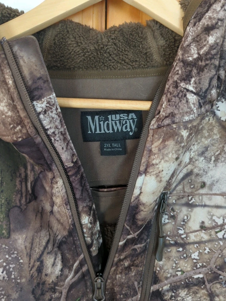 Midway USA Realtree APX Sherpa Lined Camo Pulloy Vest size 2 XL Long (2 XLL) - Image 2 of 4