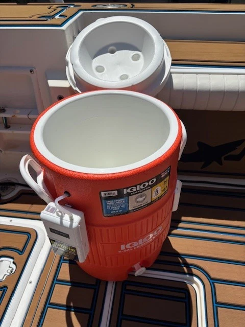 Enfriador de cebo aireador de pozo vivo soporte de varilla de iglú de 25 cuartos (Nuevo) Foto 3 de 4