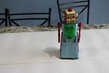 Radical Robot, Yoshiya, Japan, 1955 tin toy, Battery operated Tin Robot