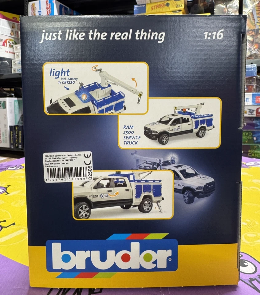 BRUDER 02509 - scala 1:16 - RAM 2500 SERVIZIO STRADALE CON GRU E LAMPAGGIANTI - Immagine 4 di 4
