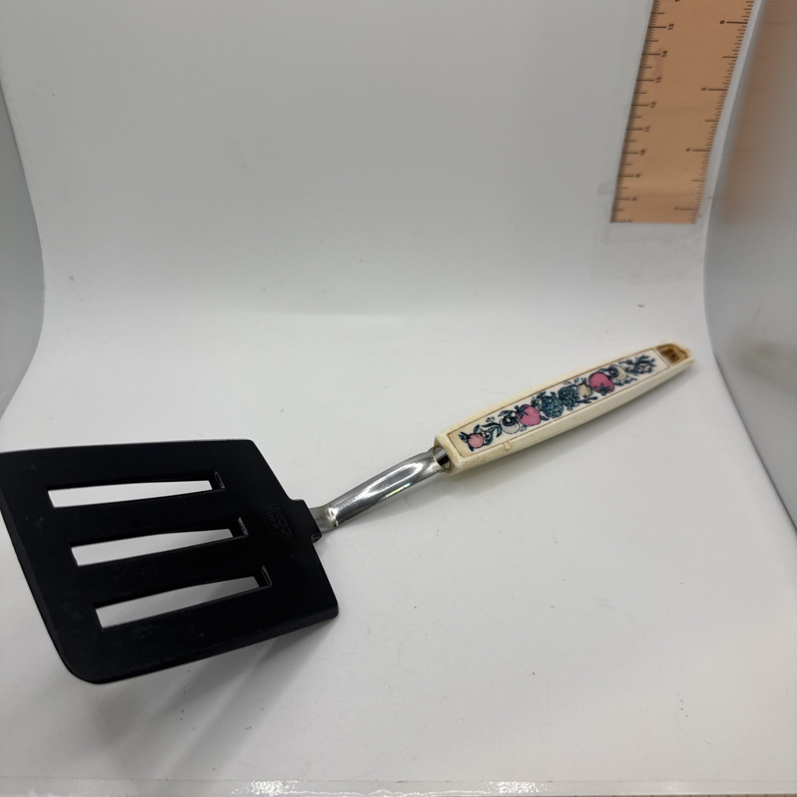 Spice of Life Ekco Black Nylon Spatula Vintage - MCM Veggies - USA