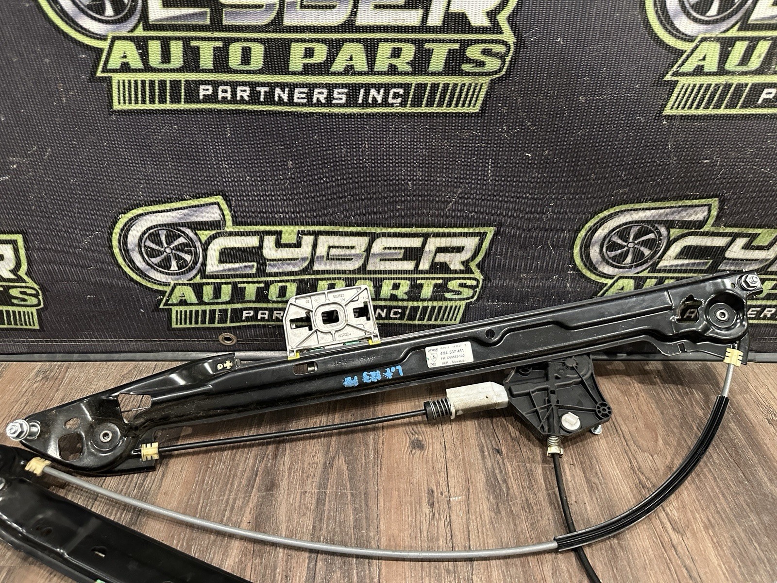 Lamborghini Urus 2018-2024 REAR+RIGHT Window regulator