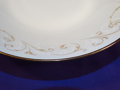 NORITAKE CHINA DUETTO PATTERN 6610 COUPE SOUP BOWL WHITE / GOLD