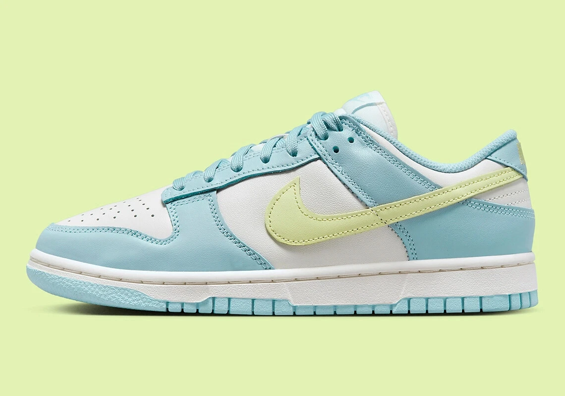 Nike WMNS Dunk Low