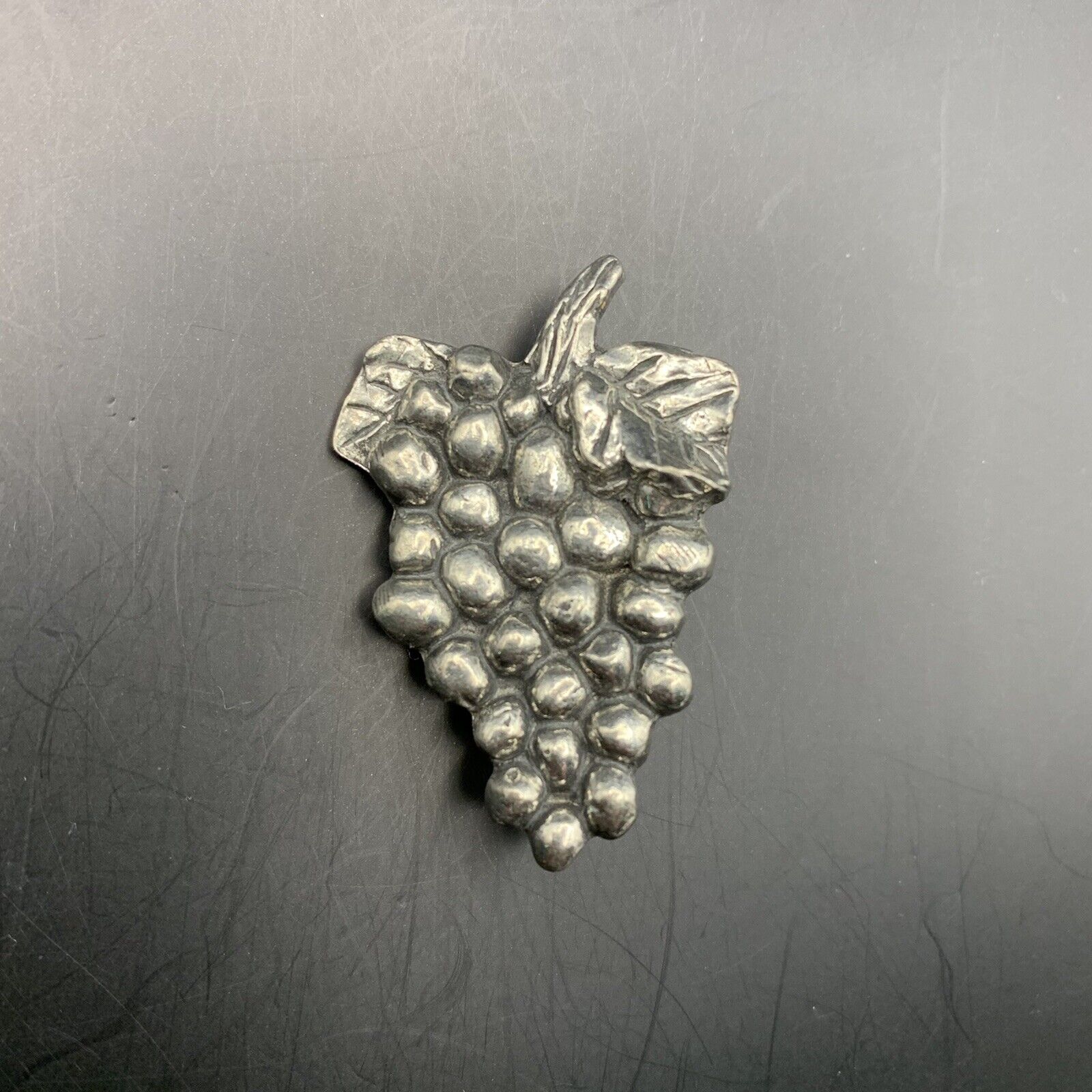 Grape Cluster Brooch Pin Silver Tone Grapes Vinta… - image 8