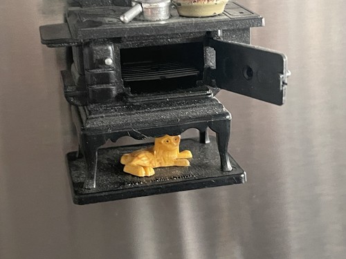 Vintage Acme Black Pipe Stove Refrigerator Magnet Miniature - Picture 4 of 7