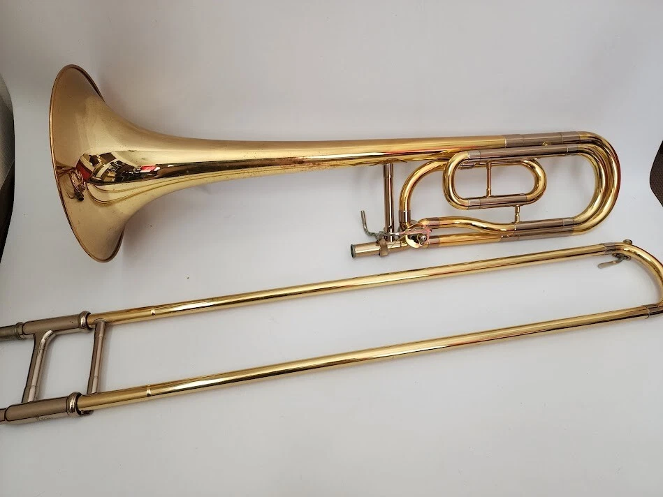 YAMAHA YSL-646 Tenorbassposaune mit Hartschalenkoffer Mundstück Musikinstrument - Bild 2 von 3