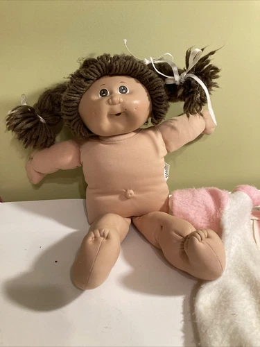 Cabbage Patch doll 1978 to 1982 medium dark skin Mexican