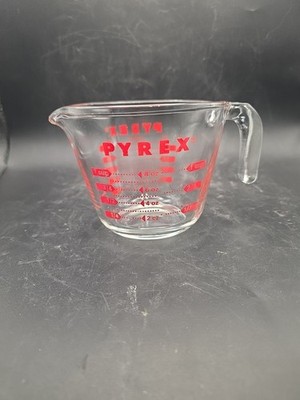 PYREX Measuring Cup Red Letters 8 oz 1 Cup Open L Handle Made In USA Corning