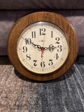 Vintage Howard Miller Battery Operated Wood Clock