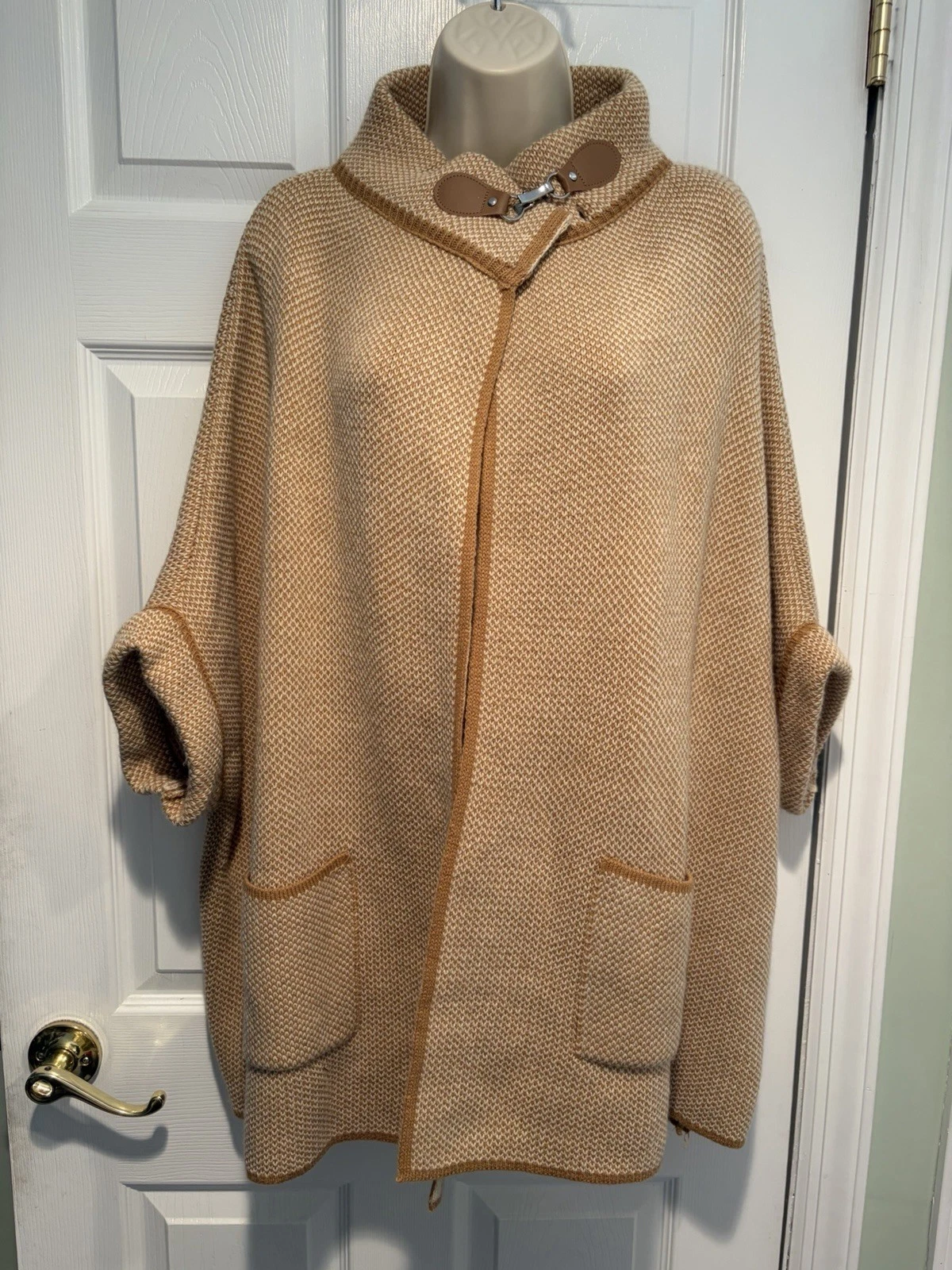 Rachel Zoe Knit Cape Poncho One Size Camel Cream Toggle Closure Boho Chic Cozy