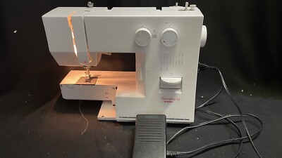 Bernina Bernette 50 Sewing Machine (READ)