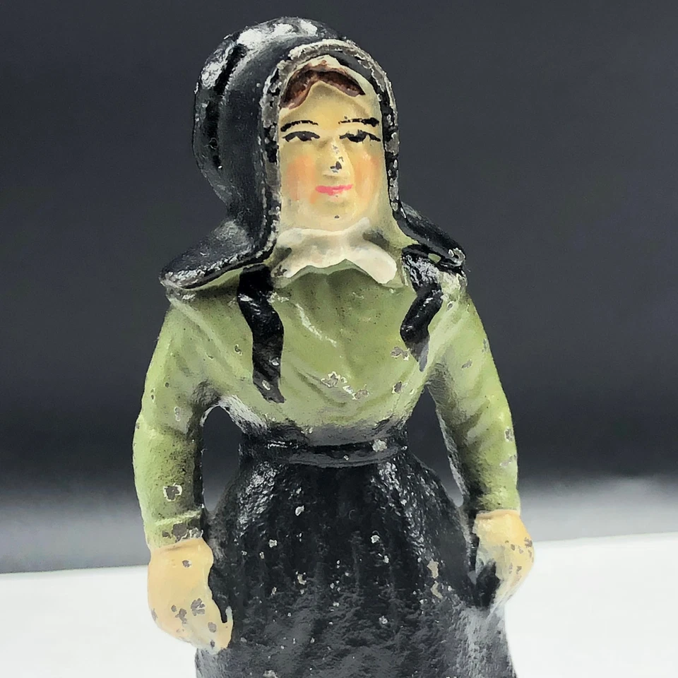 Antigua figura de juguete de hierro fundido familia Amish estatua peregrino iglesia madre verde EE. UU. Foto 2 de 4