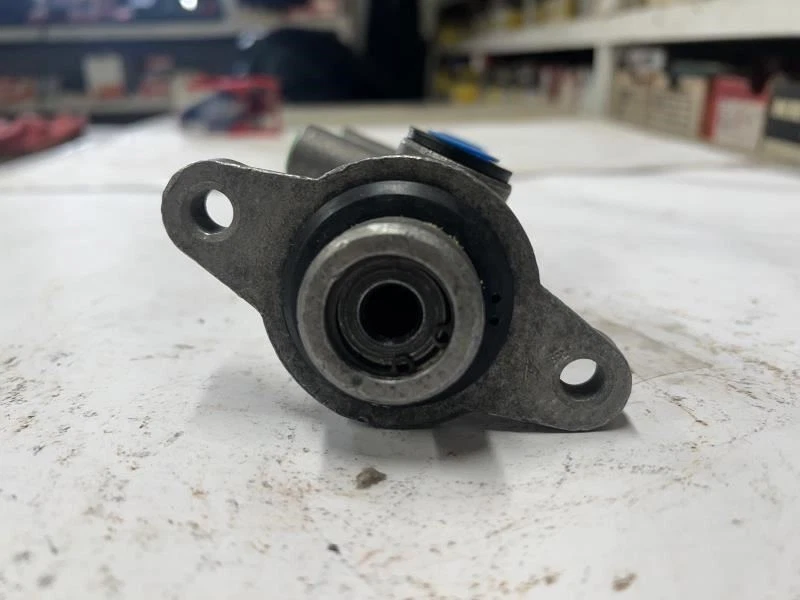 Cilindro mestre de freio para Chevrolet Spectrum 85-88 Isuzu I-Mark 85-89 M39547 - Imagem 3 de 3