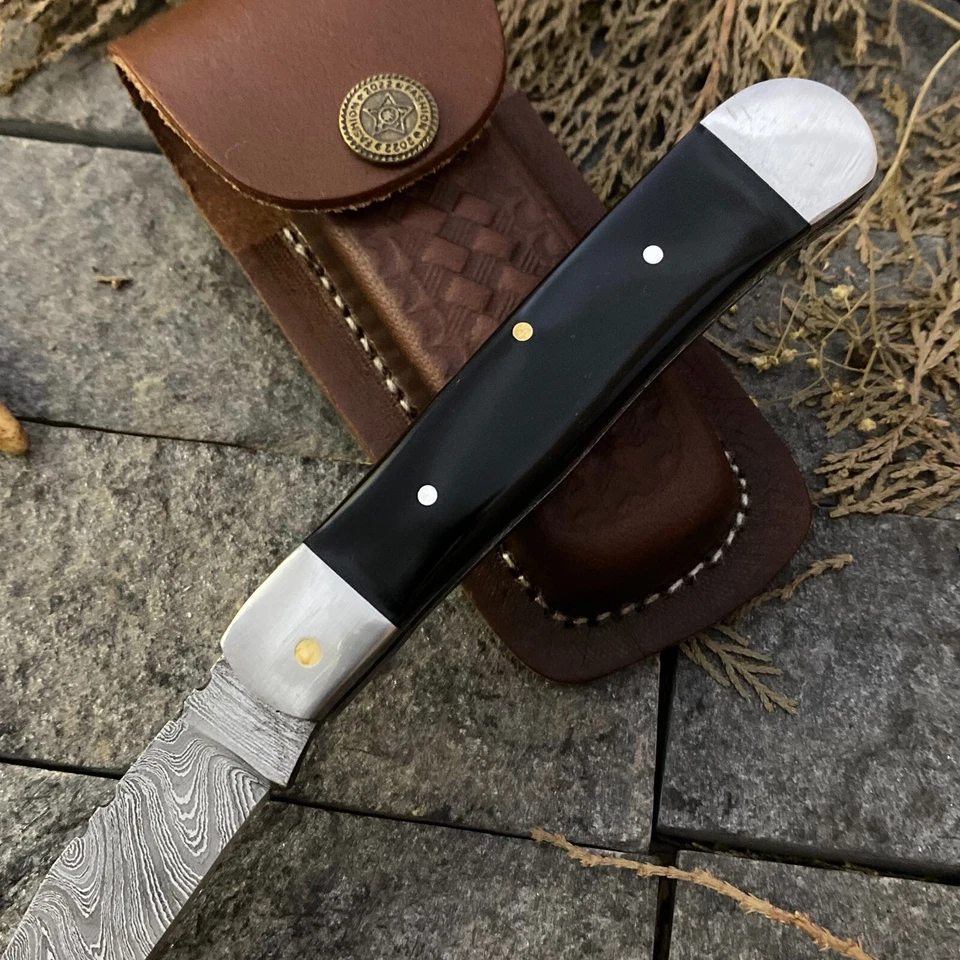 Cuchillo de Bolsillo Plegable Shard™ Custom Forged a Mano Trampero de Acero Damasco con Funda Foto 3 de 4