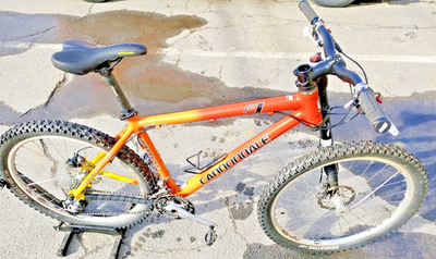 【美品希少】Viper Red Cannondale F800 Lefty 2017 Cannondale F-Si Carbon Lefty Mountain Bike - Walkaround