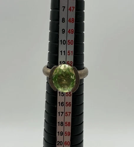 Vintage Sterling Silver Oval Green Stone Peridot ? Womens 925 Ring Size 6.5