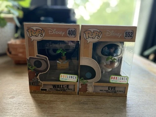 Disney Wall-E And Eve Earth Day Funko Pop Set #400 And #552 Funko Pop Vinyl