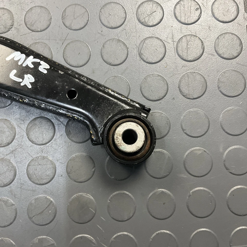 Brazo de control superior trasero izquierdo o derecho Lincoln MKZ 2013-2016 OEM Foto 3 de 4