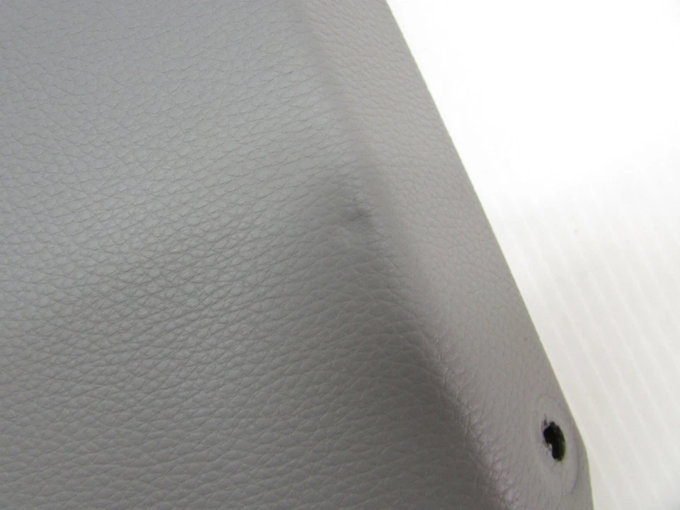 2006 BMW 325i PAINEL TRASEIRO ASSENTO ARMAZENAMENTO PASSAGEIRO DIANTEIRO DIREITO FABRICANTE DE EQUIPAMENTO ORIGINAL 06 - Imagem 2 de 4