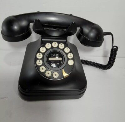 Vintage Corded Grand Phone Telephone with Flash Redial LW 88524 Landline