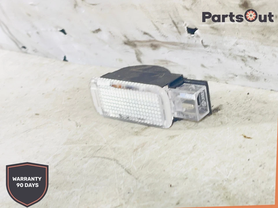 Luz de cortesía puerta delantera izquierda Audi A6 2005-2008 094741 OEM Foto 3 de 4