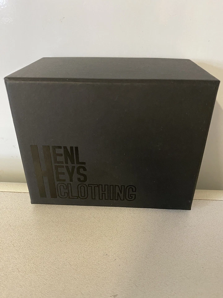 Reloj de cuarzo analógico Henleys Fashion Designer correa de cuero negro 907/3595 Foto 3 de 3