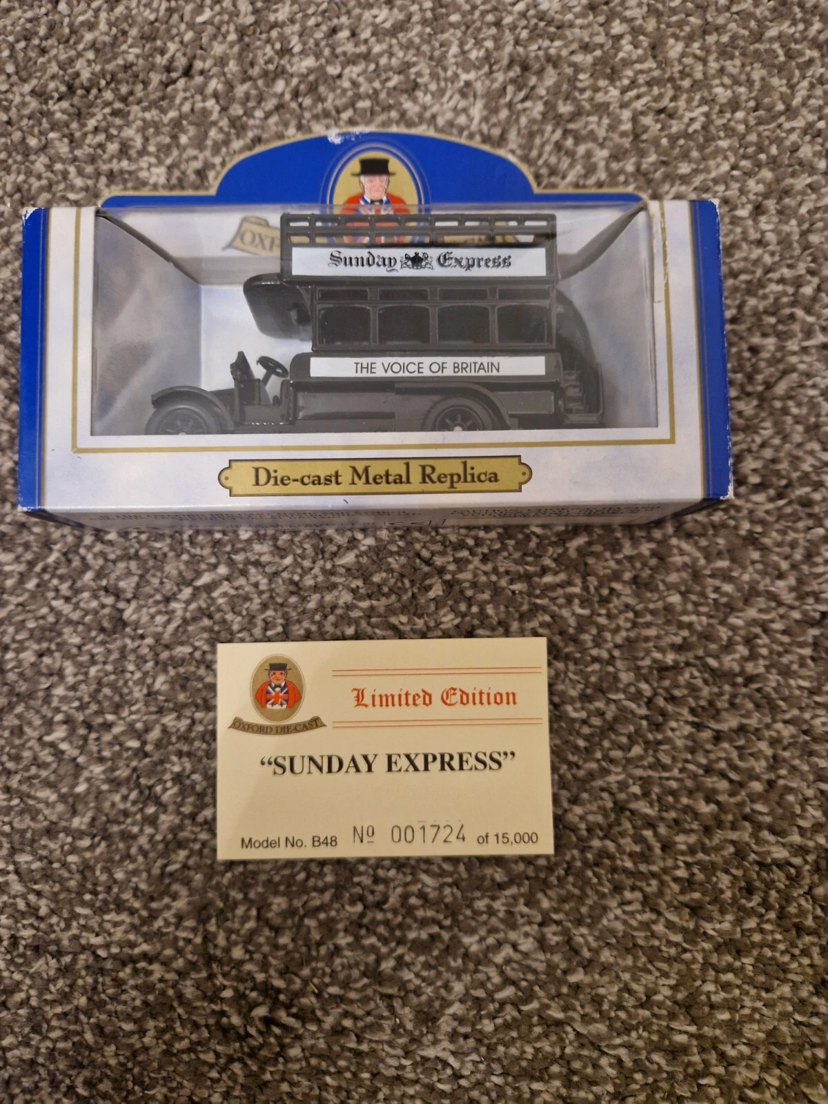 VANS Oxford Die Cast Edizione Limitata Sunday Express Modello Van B48 con COA