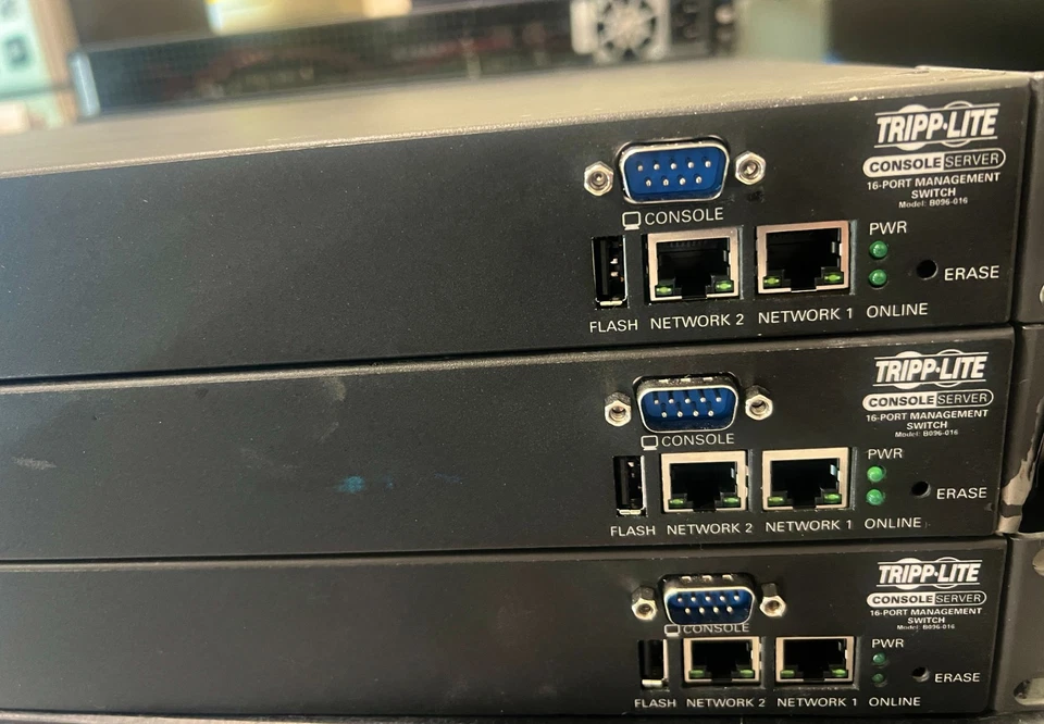 TRIPP-LITE B096-016 16-PORT CONSOLE SERVER MANAGEMENT SWITCH - Image 2 of 3