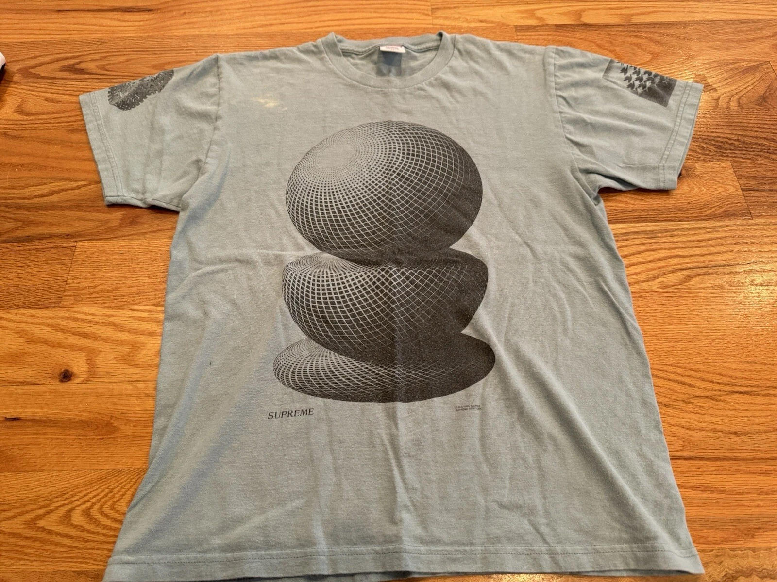 T shirt Supreme X MC Esher ardoise moyenne d'occasion 100 % authentique logo Always Box
