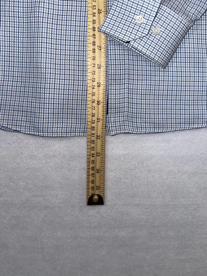 Camisa con botones Hugo Boss (a medida ajustada) Foto 3 de 4