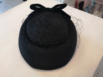 Cappellino nero con veletta e fiocco di velluto - vintage anni '20-'30 |  eBay