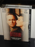 Disclosure (dvd) Michael Douglas, Demi Moore, Donald Sutherland, Barry Levinson, Disclosure (dvd) Michael Douglas, Demi Moore, Donald Sutherland, Barry Levinson,