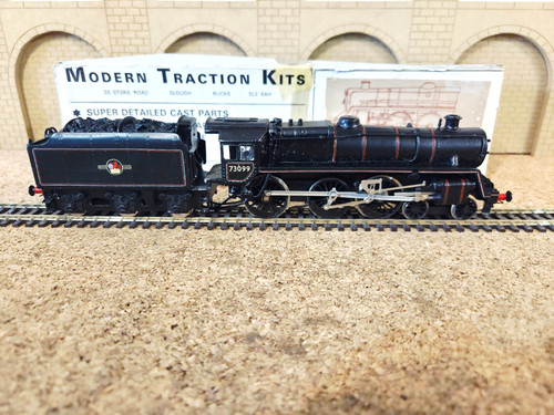 MODERNE TRAKTIONSSÄTZE SPUR OO 4mm BAUSATZ GEBAUT BR SCHWARZ 4-6-0 STANDARD 5 73099 | Condition: Used