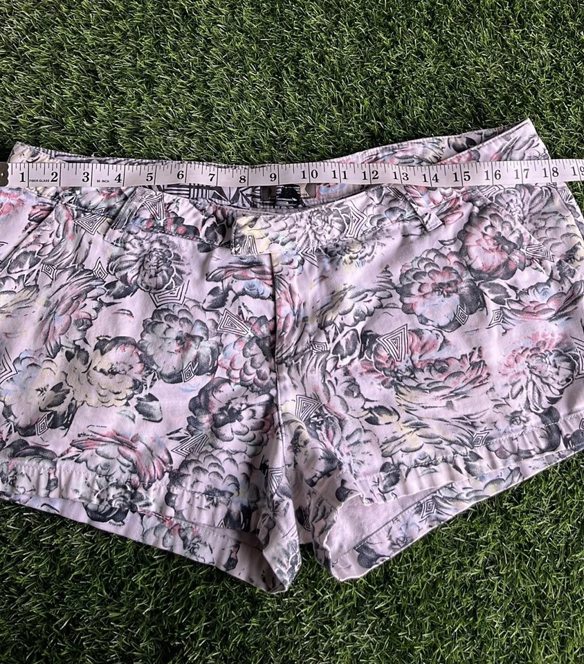 Volcom Floral Print Shorts Size 11 Juniors  - Image 2 of 4