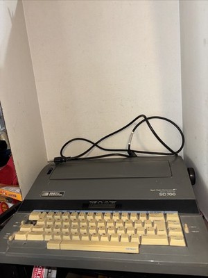 Smith Corona SD700 Spell Right Dictionary Memory Typewriter USA Vintage Read