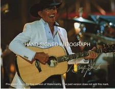 GEORGE STRAIT AUTOGRAPHED 8 1/2 X 11 COLOR PHOTO / COA